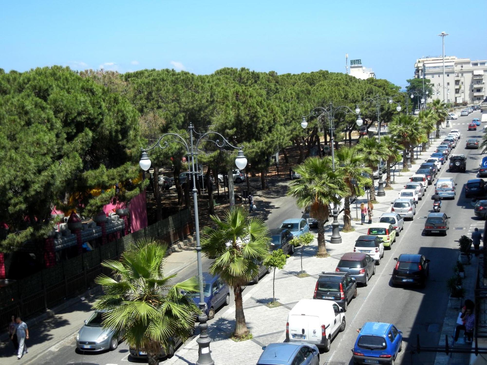 B&B La Pineta Reggio di Calabria Eksteriør bilde